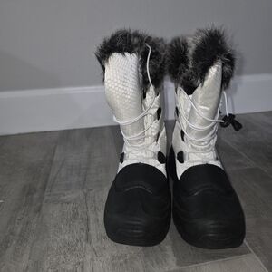 Itasca White and Black Fur-Lined Boots